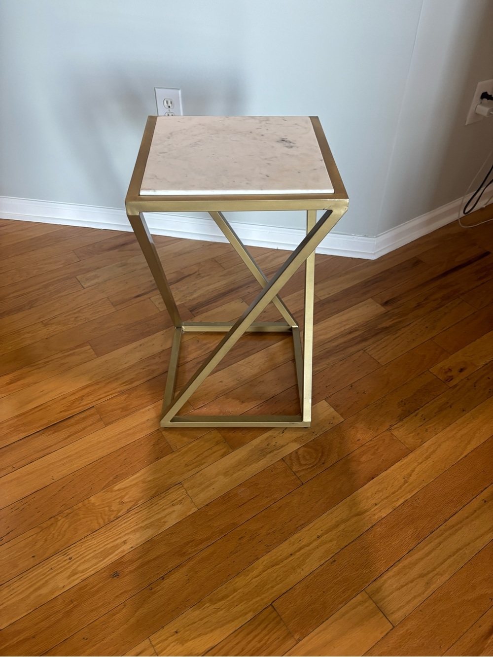 Marble Top Accent Side Table in Gold Finish